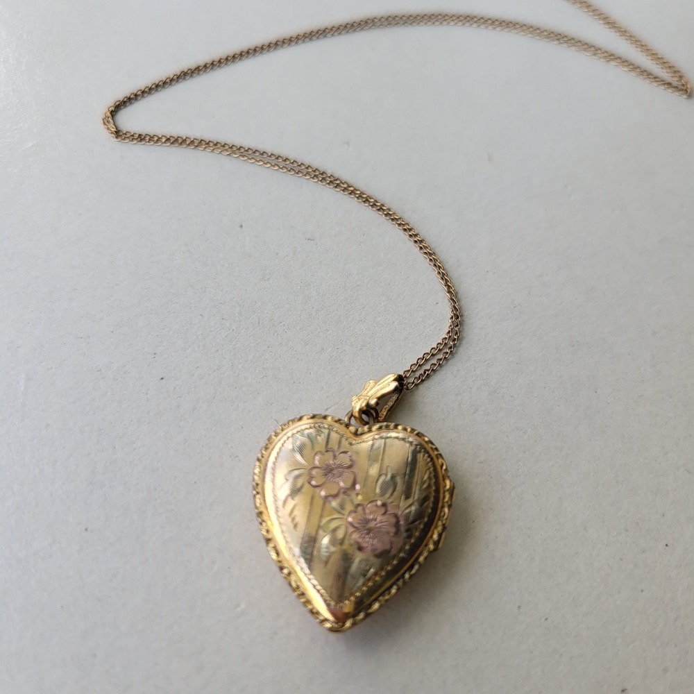 Vintage ACo 1/20 12K Gold Filled Etched Floral Heart Locket Necklace